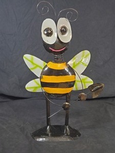 New Handmade Recycled Metal Garden Art Bobblehead Bee