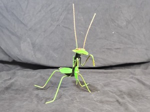 New Handmade Recycled Metal Garden Art Preying Mantis