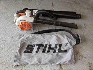 lot 4 image: Very Clean Stihl SH86C Gas-Powered Leaf Blower  Shredder  Vacuum 70 dB(A)