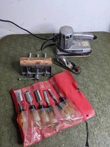 lot 273 image: Vintage Craftsman Commercial Duel Motion Sander, Vice, Chisel Set, & More