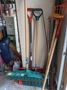 lot 95 image: Lot of Long Handled Yard Tools, Snow Shovels