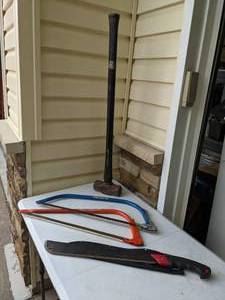 lot 301 image: 4 Tools - Sledgehammer, (2) Bow Saws and Machete