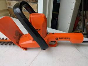 lot 83 image: Black & Decker Electric Hedge Trimmer, 16 Cut