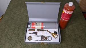 lot 394 image: Vintage Propane and Torch Lot