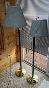 lot 366 image: Pair of (2) Coordinating Floor Lamps