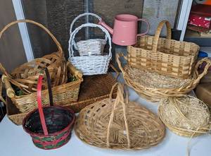 lot 244 image: Beautiful Mixed lot of Decorative Baskets