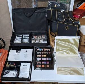 lot 242 image: Large Lot of Artistry Makeup, Cases, & Learning Manual