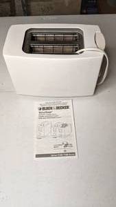 lot 228 image: Black & Decker Versa Toaster