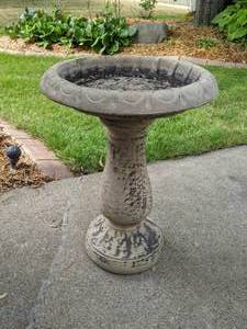 lot 329 image: Charming Bird Bath
