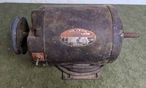 lot 271 image: Vintage Dayton Motor