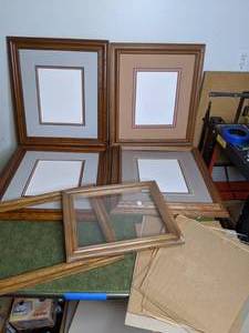 lot 224 image: Assorted Picture Frames