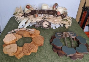 lot 205 image: Give Thanks Center Piece, Two Wooden Heart Wreaths