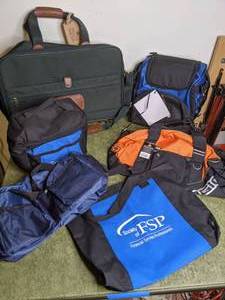 lot 212 image: Lot of Carrying Bags