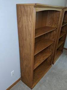lot 105 image: Traditional Style Oak Bookcase, 4 Shelf (lot 23)
