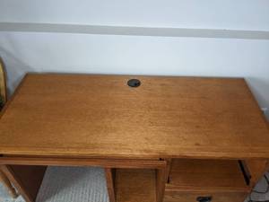 lot 113 image: Computer Desk with Room for Everything