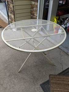 lot 319 image: White Vintage Patio Table