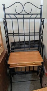 lot 73 image: Beautiful Bakers Rack