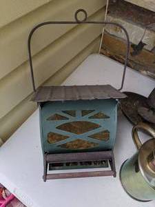 lot 77 image: Lot of Bird Feeders and Watering Cans