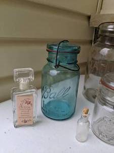 lot 80 image: Lovely lot of Bottles & Jars (Ball & Atlas)