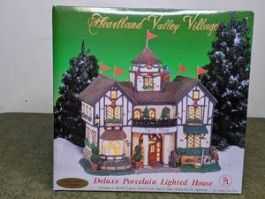lot 172 image: Heartland Valley Village Golf Shop