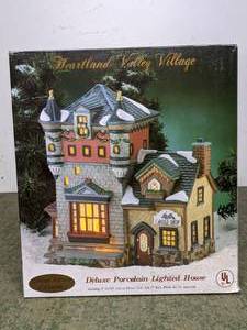 lot 182 image: Heartland Valley Village Candle Shop