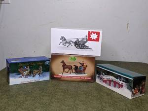 lot 190 image: Heartland Valley Village Sleigh Ride, Dickens Keepsake Bridge, Dept 56 Sleigh Ride
