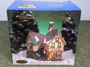 lot 151 image: Heartland Valley Village Craft Shop
