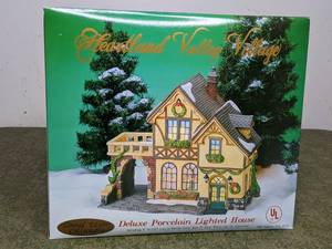 lot 158 image: Heartland Valley Village Yellow Countryside Home