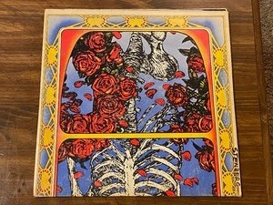 lot 27 image: Grateful Dead Skulls and Roses Double Album