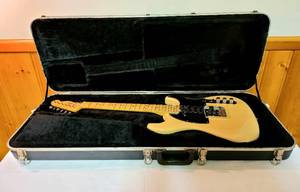 lot 3 image: Beautiful Fender Telecaster Guitar and Fender Case