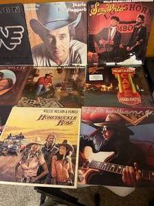 lot 85 image: Country Album Lot