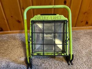 lot 123 image: Powerlight Shoplight