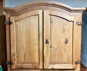 lot 133 image: Rustic Hutch or Cabinet