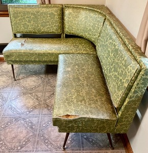 lot 136 image: Vintage Corner Bench