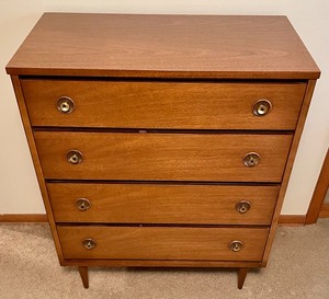lot 141 image: Vintage Bassett Tall Dresser