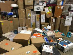 lot 27 image: Mix Lot of assorted indooroutdoor lighting (various conditions, models and sizes) review pictures