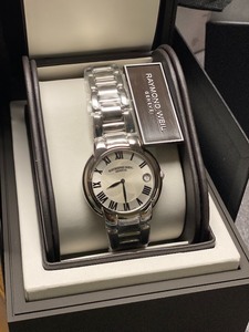 Raymond Weil Womens 5235-ST-01659 Jasmine Stainless Steel Watch The retail price $1,377.50