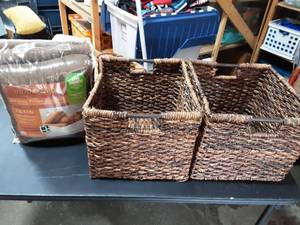 NEW Queen Heated Blanket& 2-Decorative Baskets