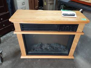 Life Corp Electric Fire Place (On Wheels) With Remote 31x11x25