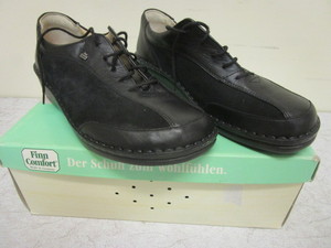 lot 628 image: FINN COMFORT SHOES- NEW, EURO SIZE 39 (U.S. SIZE 7 12), MADE IN GERMANY,