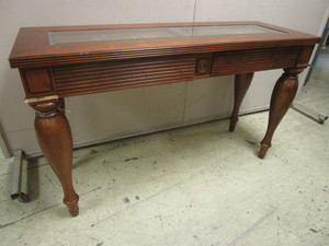 lot 605 image: KLAUSSNER CONSOLE TABLE W DECORATIVE GLASS TOP INLAY