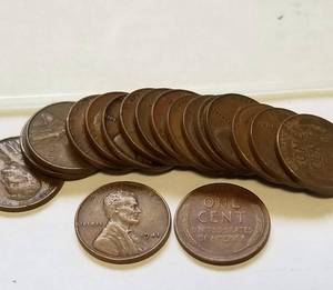 lot 10 image: DATE ROLL OF 50 US CENTS 1941