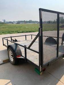 lot 14 image: Trailer with  Folding Gate 6 9 X 10 No Title