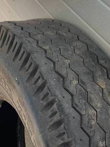 lot 31 image: Power King 7.50-16 Tire