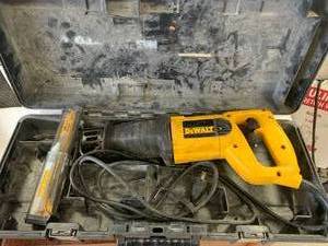 lot 40 image: Dewalt DW303 Reciprocating Saw with Blades