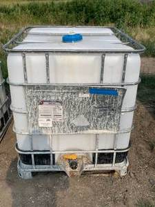 lot 43 image: 265 Gallon Heavy Duty Liquid Storage Tanks