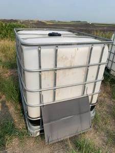 lot 47 image: 265 Gallon Heavy Duty Liquid Storage Tanks