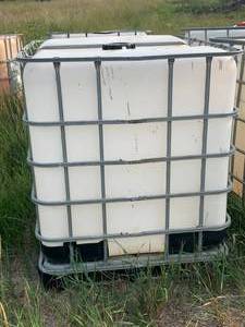 lot 48 image: 265 Gallon Heavy Duty Liquid Storage Tanks