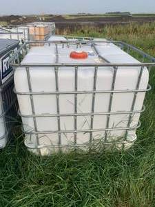 lot 60 image: 265 Gallon Heavy Duty Liquid Storage Tanks