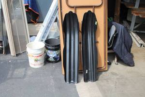 lot 115 image: Lot of (1 Pair) Skis